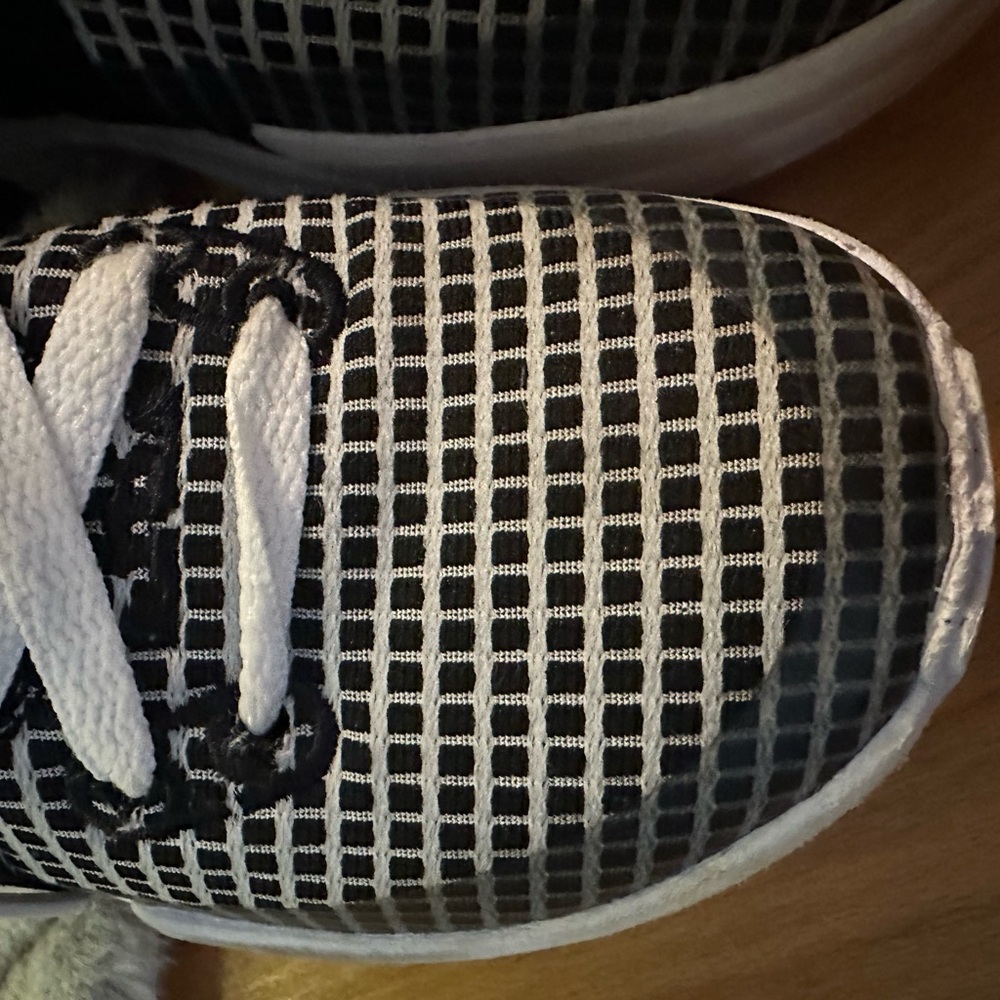 Nike LeBron Sneakers - Picture 6 of 10